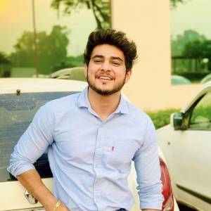 Album Kuch Banne Nahi Vali hai Khaas Apni from 