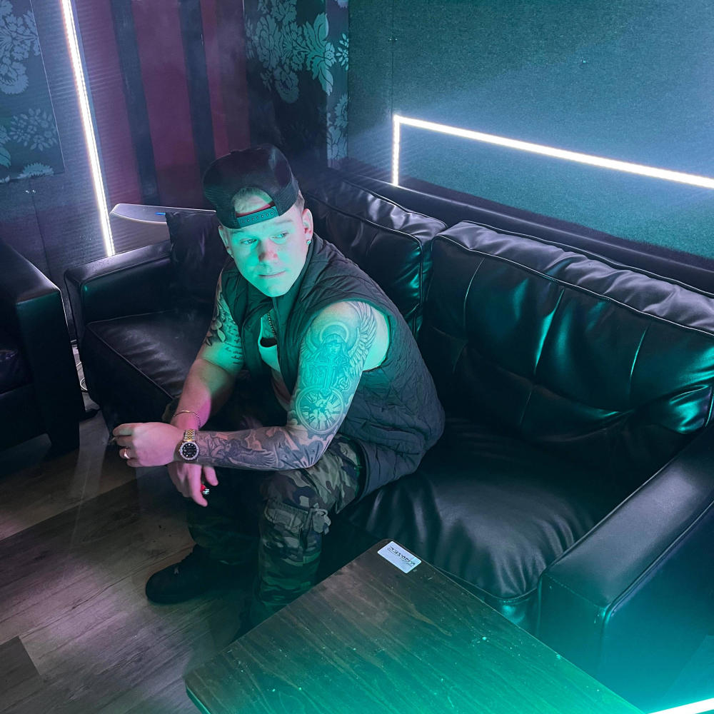 GLOCK (feat. NandoBandz) (Explicit)