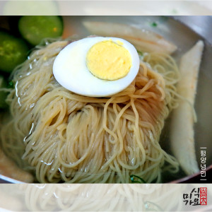 收聽미식가요的平壤冷麵(Inst.)歌詞歌曲