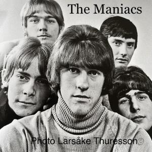 อัลบัม That's Why I'm Crying ศิลปิน The Maniacs