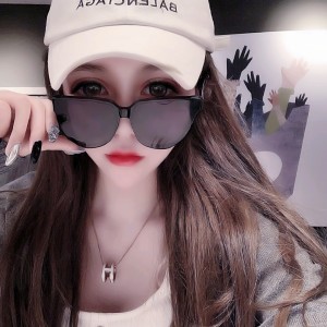 收聽花應繁的做我老婆好不好歌詞歌曲
