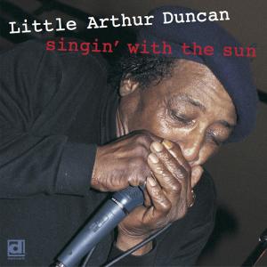 收聽Little Arthur Duncan的Knockin' on Your Door歌詞歌曲