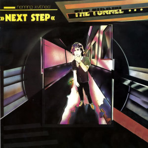 ดาวน์โหลดและฟังเพลง Black And White พร้อมเนื้อเพลงจาก Henning Kvitnes' Next Step