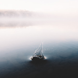 Dengarkan River Flows In You lagu dari Relaxing Music dengan lirik