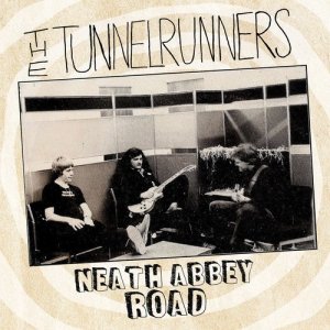 ดาวน์โหลดและฟังเพลง I Hate Love พร้อมเนื้อเพลงจาก The Tunnelrunners