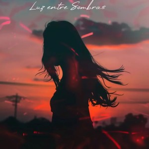 Aylen的專輯Luz entre Sombras
