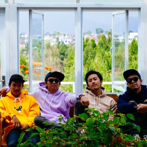 Dengarkan lagu Punk Goes Club nyanyian Lowdick dengan lirik