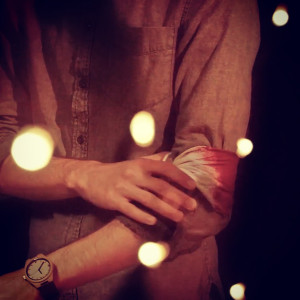 Steven Thorn的专辑Heart on Sleeve, Bloody Elbows