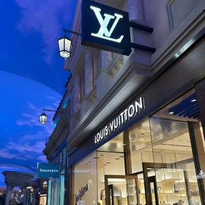 收聽ScIS的sharky (feat. prettylyfekyra) (Explicit)歌詞歌曲