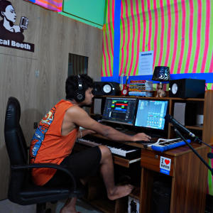 收聽Newton JR.的Village Music | Village Background Music By Newton JR歌詞歌曲