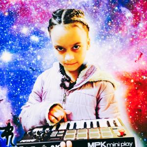 Listen to Goodnight Luna song with lyrics from Luna Belle