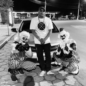 Dengarkan lagu Conhecida na Invasão , Como Maria Bandido (Live|Explicit) nyanyian DJ DIEGO O ÚNICO dengan lirik