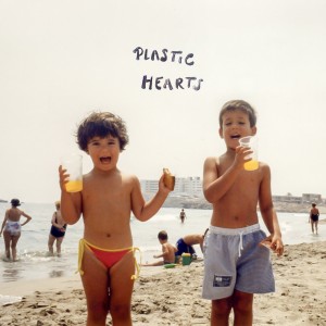 ดาวน์โหลดและฟังเพลง Plastic Hearts พร้อมเนื้อเพลงจาก MAVICA