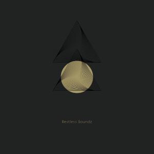 Dengarkan lagu Two2 nyanyian Restless Soundz dengan lirik