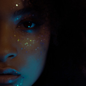 ดาวน์โหลดและฟังเพลง Звездная пыль พร้อมเนื้อเพลงจาก FATUM STAR