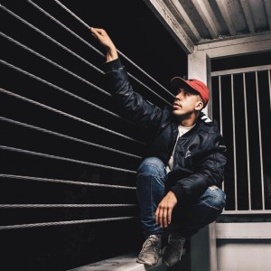 收聽Austin Awake的Too Good at Goodbyes (Explicit)歌詞歌曲