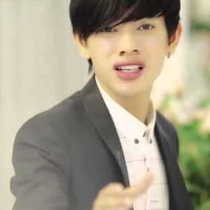 ดาวน์โหลดและฟังเพลง Yêu người lừa dối พร้อมเนื้อเพลงจาก Bùi Vĩnh Phúc