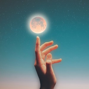 收聽Mu'gambi的Velut Luna歌詞歌曲