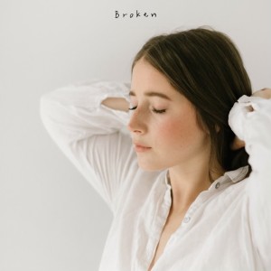 收听Noelle Johnson的Broken歌词歌曲