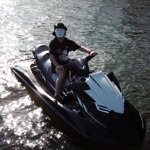 ดาวน์โหลดและฟังเพลง Too Deep พร้อมเนื้อเพลงจาก Kontravoid