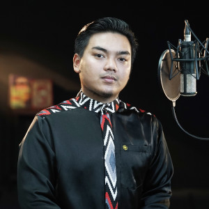 收听Istihsan Arif Al Fudhaily的Surah Al Maidah歌词歌曲