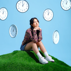 Dengarkan Jam Satu lagu dari Satine Zaneta dengan lirik