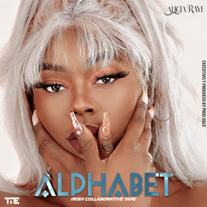 ดาวน์โหลดและฟังเพลง Real Friends (Explicit) พร้อมเนื้อเพลงจาก Alicia Raye