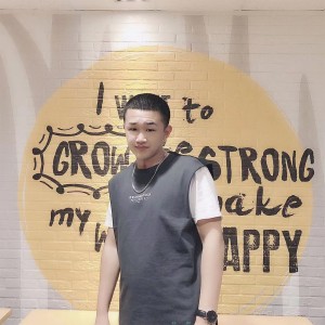 Listen to 如果说 song with lyrics from 张鹤鸣