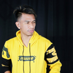 Dengarkan lagu ANGGUR MERAH (Mantu Nganggur Mertua Marah) nyanyian Ali Gangga dengan lirik