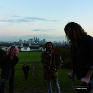 ดาวน์โหลดและฟังเพลง Bubblegum (BBC Session) พร้อมเนื้อเพลงจาก Mystery Jets
