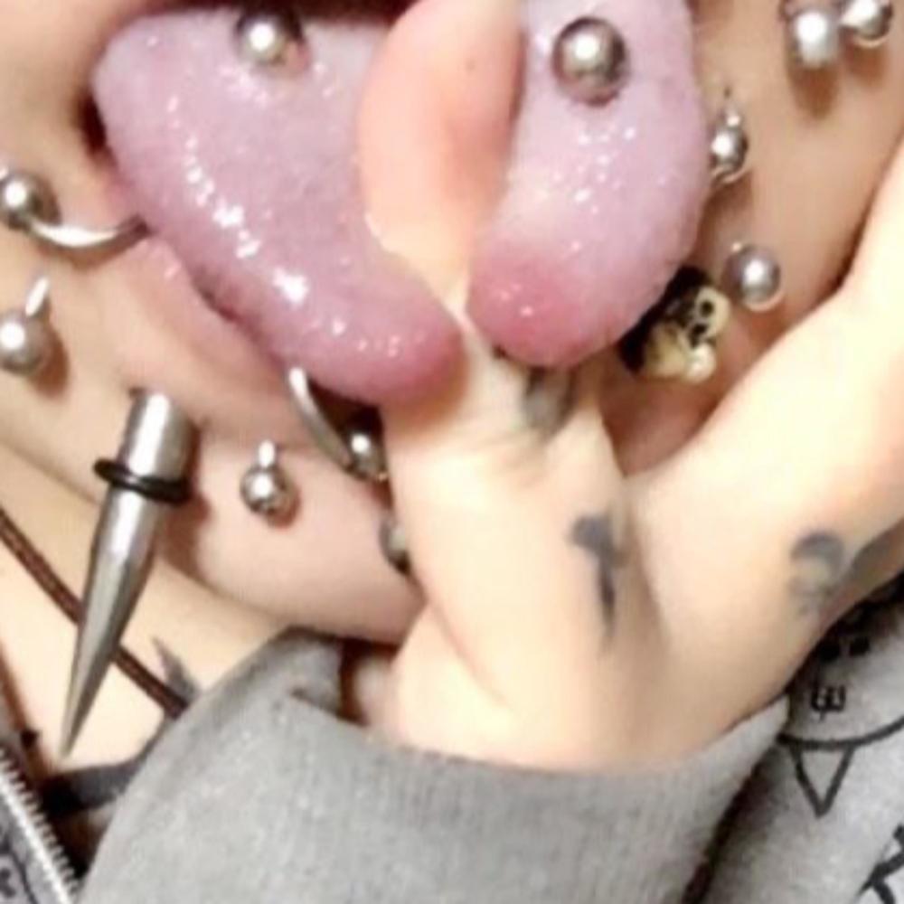 ritualzwithbluntz ##slutty (feat. yvshraqq) (Explicit)