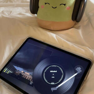 default playlist img