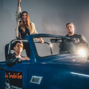 收聽Dér Heni的Trabant 2023 (Sterbinszky X Mynea Remix)歌詞歌曲