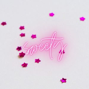 ดาวน์โหลดและฟังเพลง Sweety พร้อมเนื้อเพลงจาก BTS