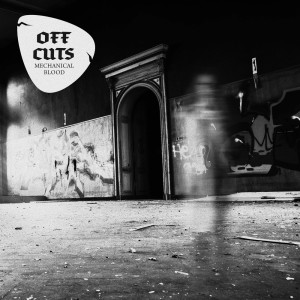 Dengarkan Trapped in My Destiny lagu dari Off Cuts dengan lirik