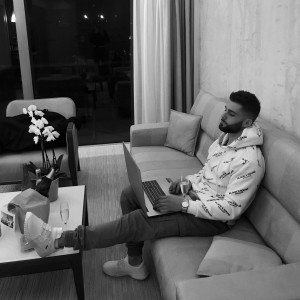 Listen to Dernier Vol (Explicit) song with lyrics from Guillaume