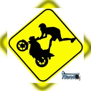 收聽Dj Nando Original的244 Na Mão Levo o Copo na Boca o Baseado (Acoustic|Explicit)歌詞歌曲