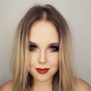 Listen to Rada Bi Vrnila Čas Nazaj song with lyrics from Tamara Goričanec