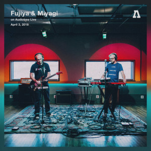 Dengarkan Subliminal Cuts (Audiotree Live Version) lagu dari Fujiya dengan lirik