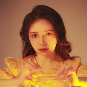 楚然 ดาวน์โหลดและฟังเพลงฮิตจาก 楚然