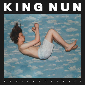ดาวน์โหลดและฟังเพลง Family Portrait พร้อมเนื้อเพลงจาก King Nun