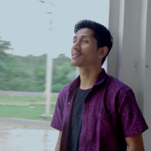 Dengarkan Mahligai Cinta lagu dari BERGEK dengan lirik