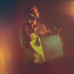 ดาวน์โหลดและฟังเพลง SOMEONE ELSE'S PROBLEM พร้อมเนื้อเพลงจาก Ruel
