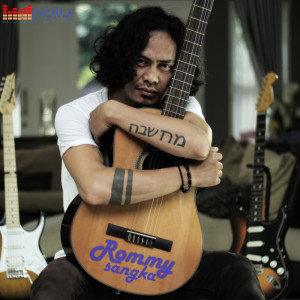 Listen to Menyakitkan song with lyrics from Romy Sangka