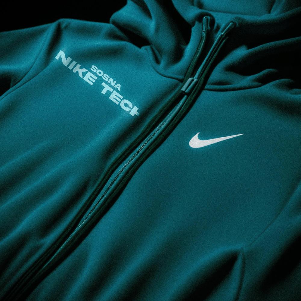 NIKE TECH (Explicit)