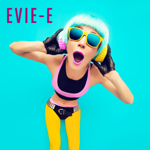 ดาวน์โหลดและฟังเพลง Away From Me พร้อมเนื้อเพลงจาก Evie-E