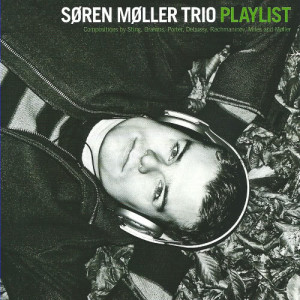 收聽Søren Møller Trio的Brahms Symphony No.3. Third Movement歌詞歌曲