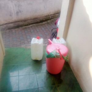 Dengarkan Tinggalkan kamu lagu dari Pahlawan dengan lirik