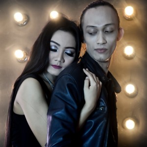 Listen to 10 Menit song with lyrics from Chika Dan Agus