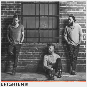 ดาวน์โหลดและฟังเพลง You Love Him พร้อมเนื้อเพลงจาก Brighten
